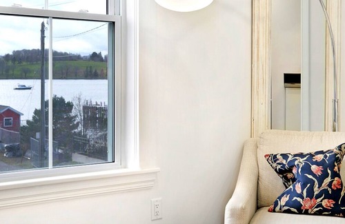 Lunenburg Waterfront Apartment | Romantic Harbour Hideaway in the heart of old-town Lunenburg