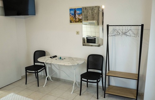 Heraklion Apartment | Romantic seaside apartment for two