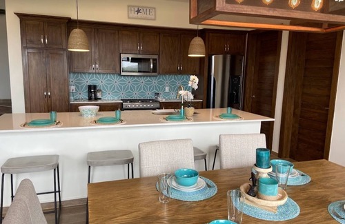Roatan House | Romantic spanish style home with ocean views in all rooms!