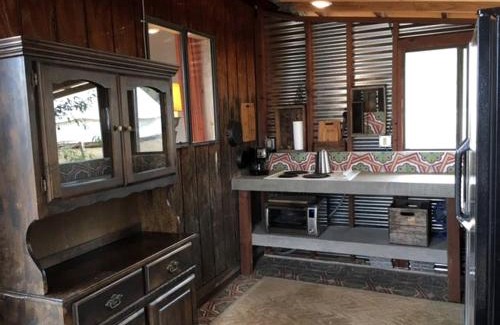 Yucca Valley House | Romantic Yucca Valley Cabin with Hot Tub