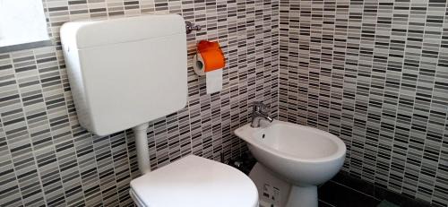 Livorno Apartment | Rombolino Guesthouse-Free Parking