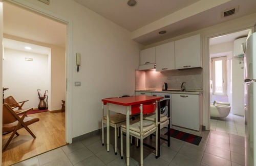 Rione XVIII Castro Pretorio Apartment | Rome Termini Comfy Apartment