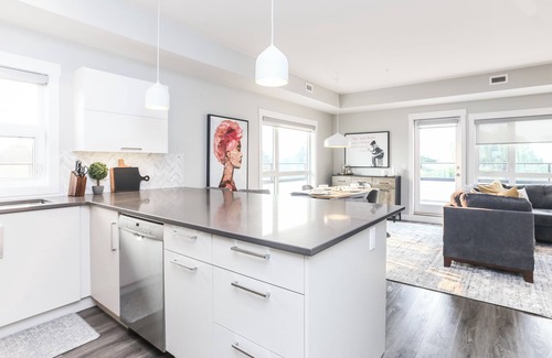 South Central Apartment | Rooftop Luxury Condo with Wrap Around Patio