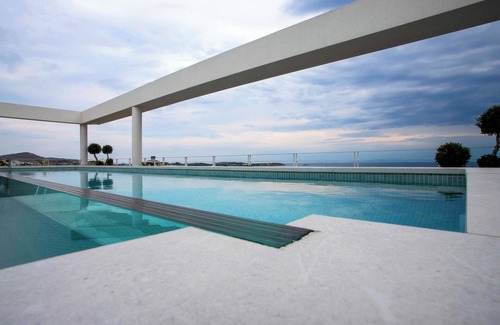 Voula Condo | ROOFTOP LUXURY PENTHOUSE with private SWIMMING POOL