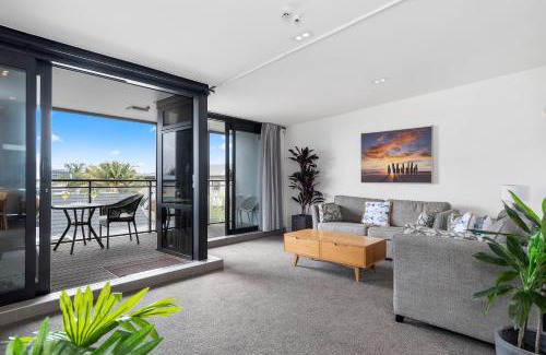 Mount Maunganui Apartment | Rooftop Retreat - Mount Maunganui Holiday Home