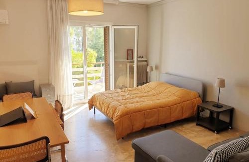 Papagou-Holargos Apartment | Rooftop Studio Apt near Metro Cholargos - 5 Min Walk