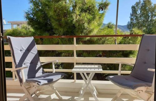 Papagou-Holargos Apartment | Rooftop Studio Apt near Metro Cholargos - 5 Min Walk