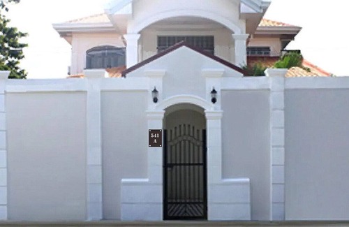 Amambucale Villa | Room 104 at Liezels B & B, is a Dorm room for up to 8 friends or family members.