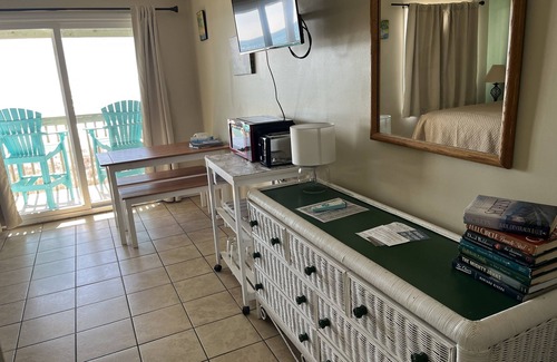 Topsail Beach Hotel | Room#301 Standard 2 Double Beds Pets Yes