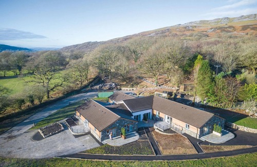 Pen-y-cae Apartment | Room 5 - The Sleeping Giant - Pen Y Cae Inn