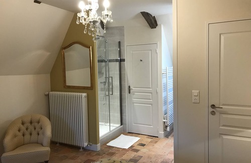 Jarze Bed & Breakfast | Room 8 king size double room with ensuite