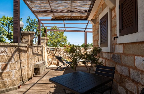 Vitigliano Apartment | Room 'Angeli Nel Salento - C H - Vento' with Private Terrace, Wi-Fi and Air Conditioning