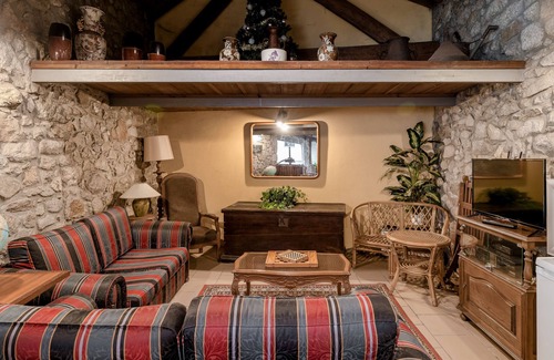 Vila do Conde Apartment | Room 'Casa Do Caldas - Quarto 3' with Shared Pool, Shared Terrace and Wi-Fi