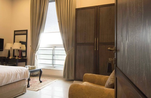 F-7 Sector House | Room-cozy Guest Room F-7 Markaz Islamaba