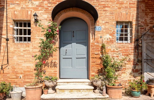 Santarello Apartment | Room 'Family Suite' with Shared Pool, Terrace and Wi-Fi