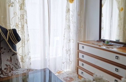 Atrani House | Room for solo traveller