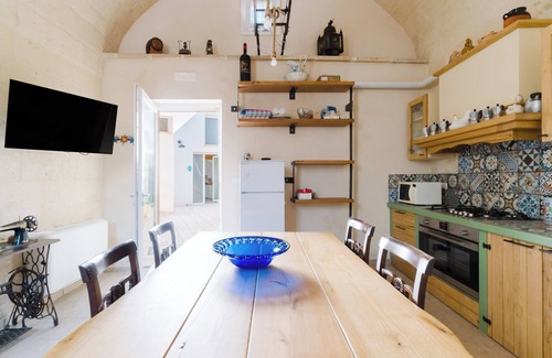 Uggiano la Chiesa Apartment | Room 'Gea' with Shared Terrace, Wi-Fi and Air Conditioning