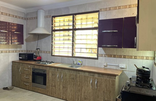 Accra House | Room in Bangalow: Pet-Friendly Stay with Freedom