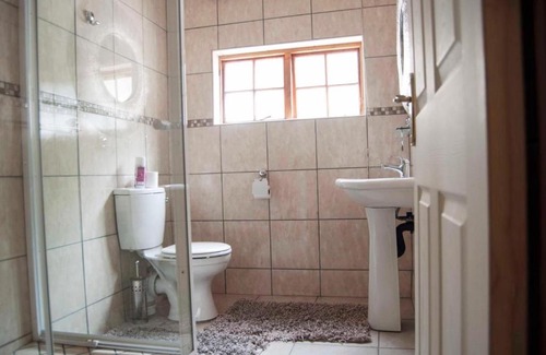 Brooklyn House | Room in Guest room - Brooklyn Guesthouses