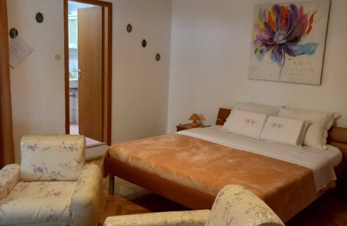 Nerezine Bed & Breakfast | Room in Nerezine with Terrace, WIFI (4827-5)