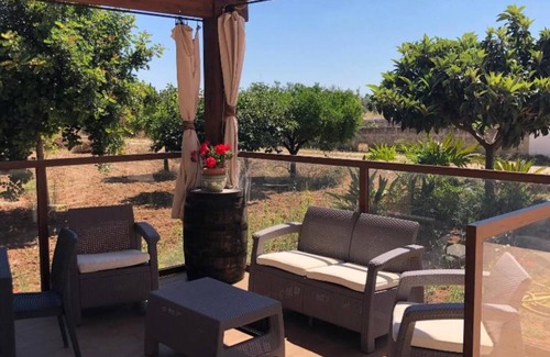 Rilievo Apartment | Room 'Maidda' with Shared Garden, Wi-Fi and Air Conditioning