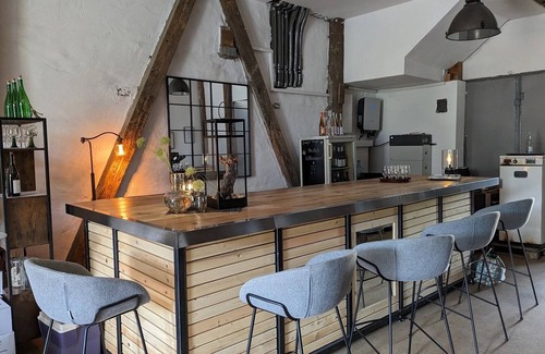 Kiechlinsbergen Apartment | Room 'Spätburgunder' with Shared Courtyard, Wi-Fi/incl. Breakfast