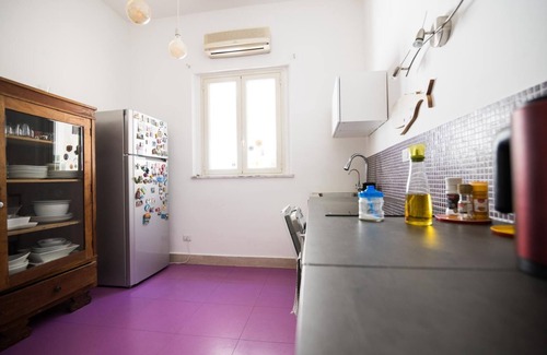 Reggio Calabria Bed & Breakfast | Room with private bathroom i city center.