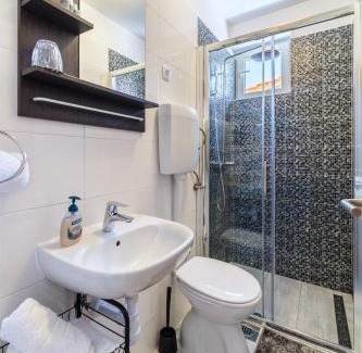 Cove Makarac (Milna) House | Rooms Anna