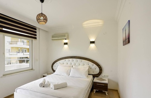 Tosmur Belediyesi Apartment | Roomy Flat With Pool in a Luxury Complex in Alanya