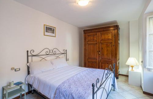 Colonno House | Roomy period house with stunning village views x6