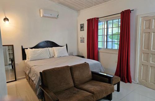Negril Hotel | Roots Cafe Rooms