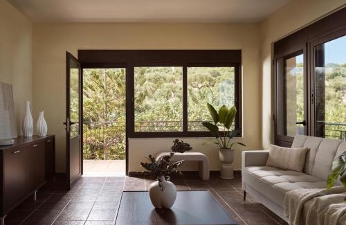 Alikanas Apartment | Rosa Sea Front Maisonette