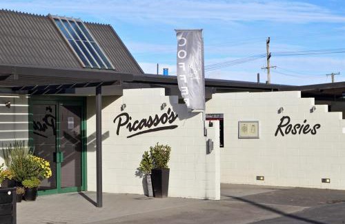 Balclutha Hotel | Rosebank Lodge