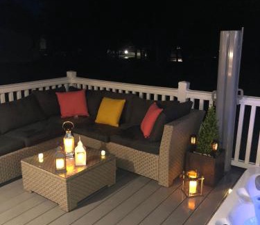 Allerthorpe House | Roseberry Lodge with Hot Tub