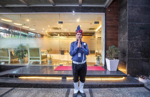 Sector 14 Hotel | Rosewood Apartment Hotel, Gurgaon