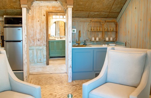 Round Top House | Round Top Retreat at The 303