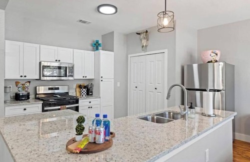 Beacon Hill House | Roundabout on Blanco Quick Access to Everything SA