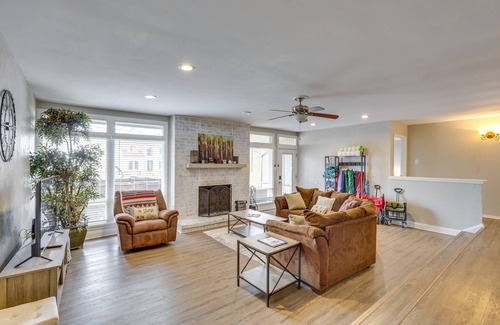 Rowlett House | Rowlett Home w/ Hot Tub & On-Site Lake Access!