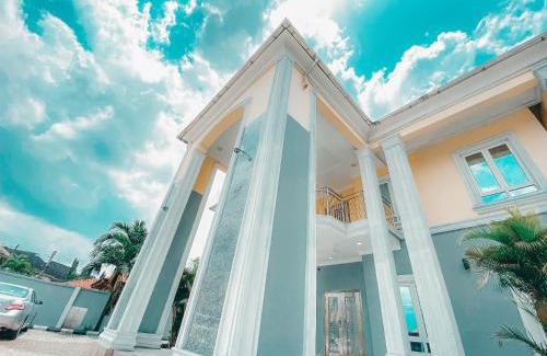 Port Harcourt House | Royal Court Lounge & Boutique Hotel