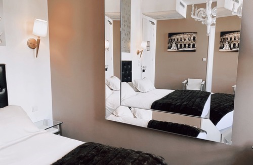Nimes City Centre Hotel | Royal Hotel