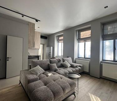 Lviv City Center Apartment | Royal jacuzzi apartment on Krehivska 10 st