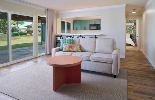 Historic Lahaina Front Street Apartment | Royal Lahaina Bungalows & Spa