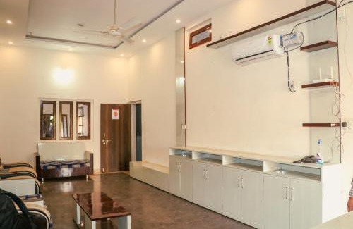 Katni Bed & Breakfast | ROYAL PALACE BY RAJASTHAN MAHESHWARI BHAWAN
