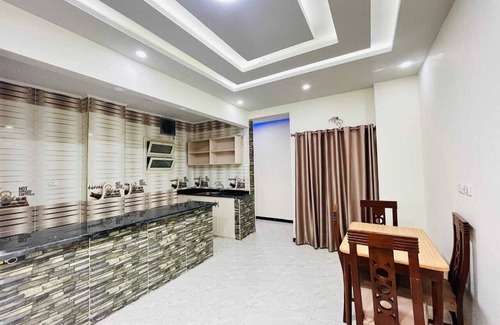 Al Mamsha El Seyahi Apartment | Royal Palace Home 30