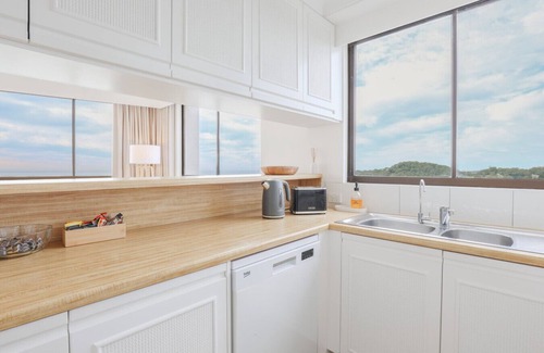 Palm Beach Apartment | Royal Palms Uninterrupted Views