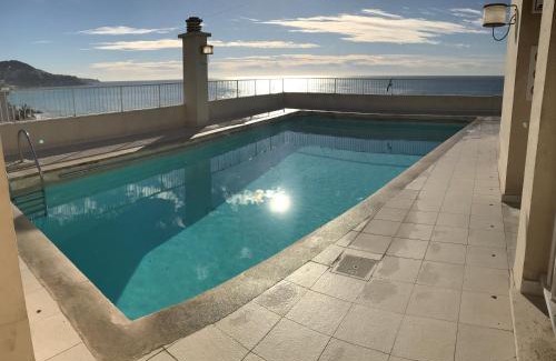 Carre d'Or Apartment | Royal Promenade