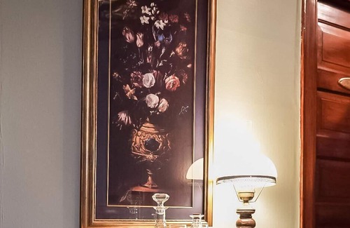 Midtown Bed & Breakfast | Royal Retreat