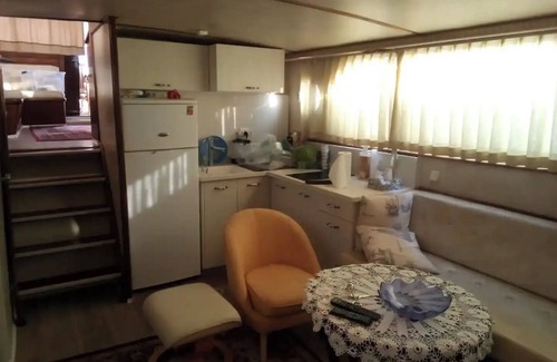 Ashkelon Boat Rental | RoyalSeaSuite Huge Suite on the Water