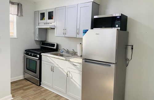 Baltimore House | Royalty Homes - Family style, clean in a safe area.