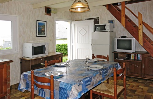 Tredrez-Locquemeau House | Roz Amor by Interhome